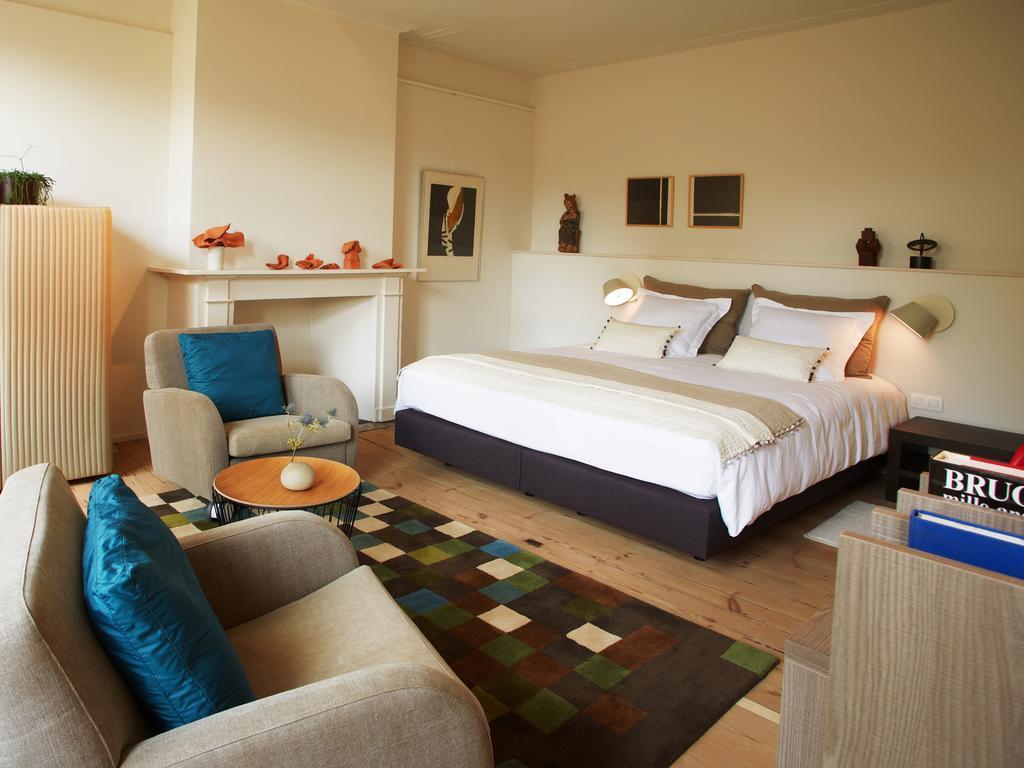 B&B Alphabet - Luxury Guesthouse And Art Gallery Bruges Room photo