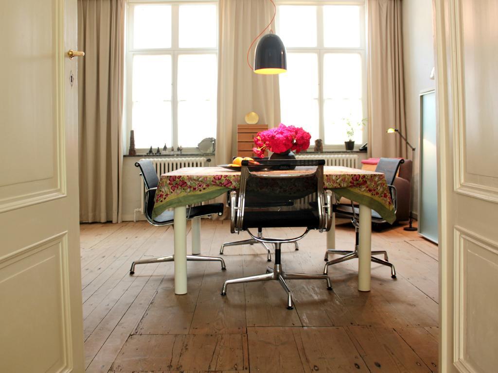 B&B Alphabet - Luxury Guesthouse And Art Gallery Bruges Exterior photo