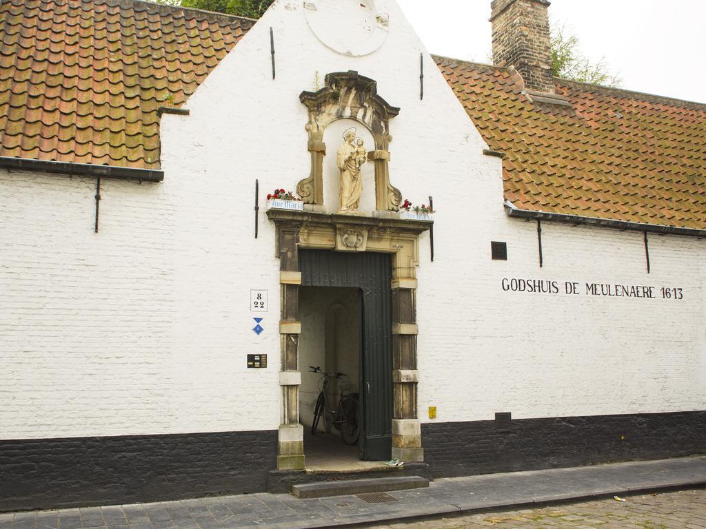 B&B Alphabet - Luxury Guesthouse And Art Gallery Bruges Exterior photo